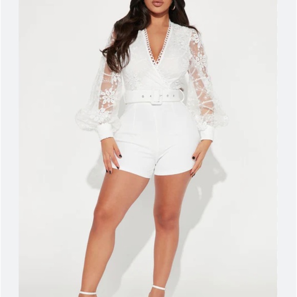 Fashion nova romper - Picture 2 of 3
